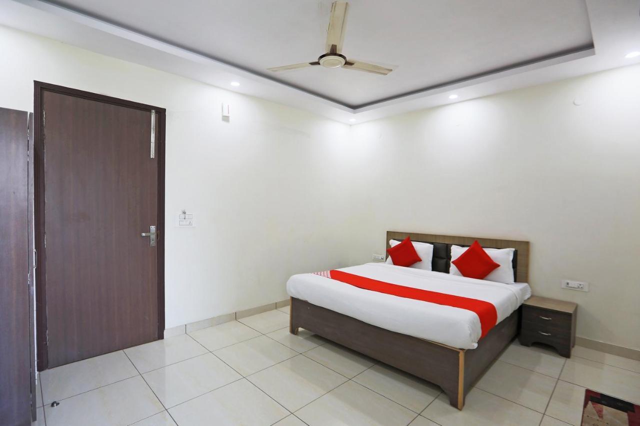 Oyo 48501 Dayal Regency Hotel Hapur Eksteriør billede