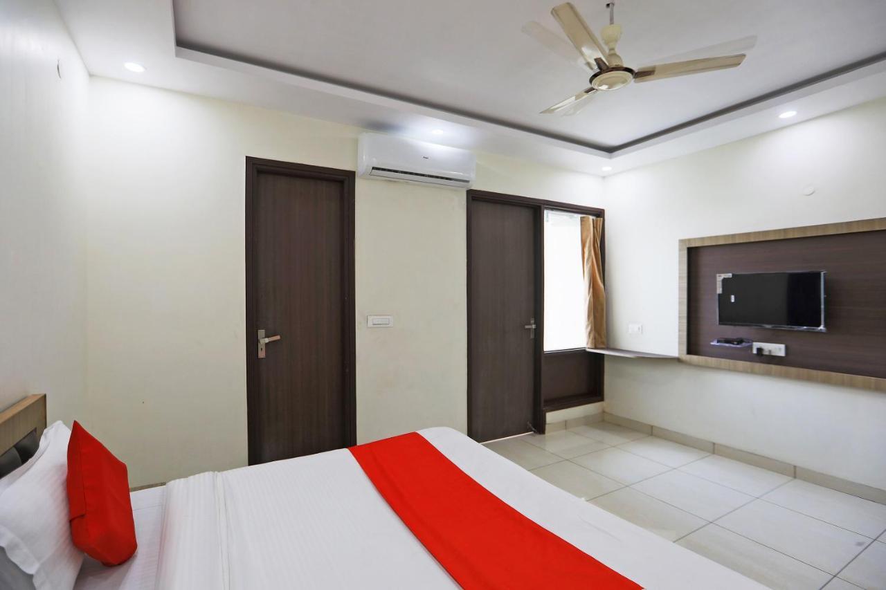 Oyo 48501 Dayal Regency Hotel Hapur Eksteriør billede